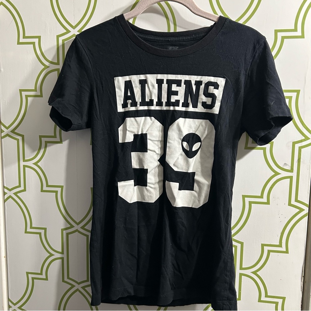 Aliens 39 Black And White Graphic Tee Shirt by a.lab Size Small